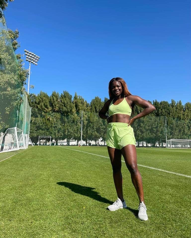 アシャ・フィリップのインスタグラム：「Always be the good apple 🍏🍏🍏@gymsharkwomen ⁣ ⁣ ⁣ ⁣ ⁣ ⁣ #GymsharkWomen #Green #OOTD #Fitness #Lifestyle #Athlete #Gymshark #Running」