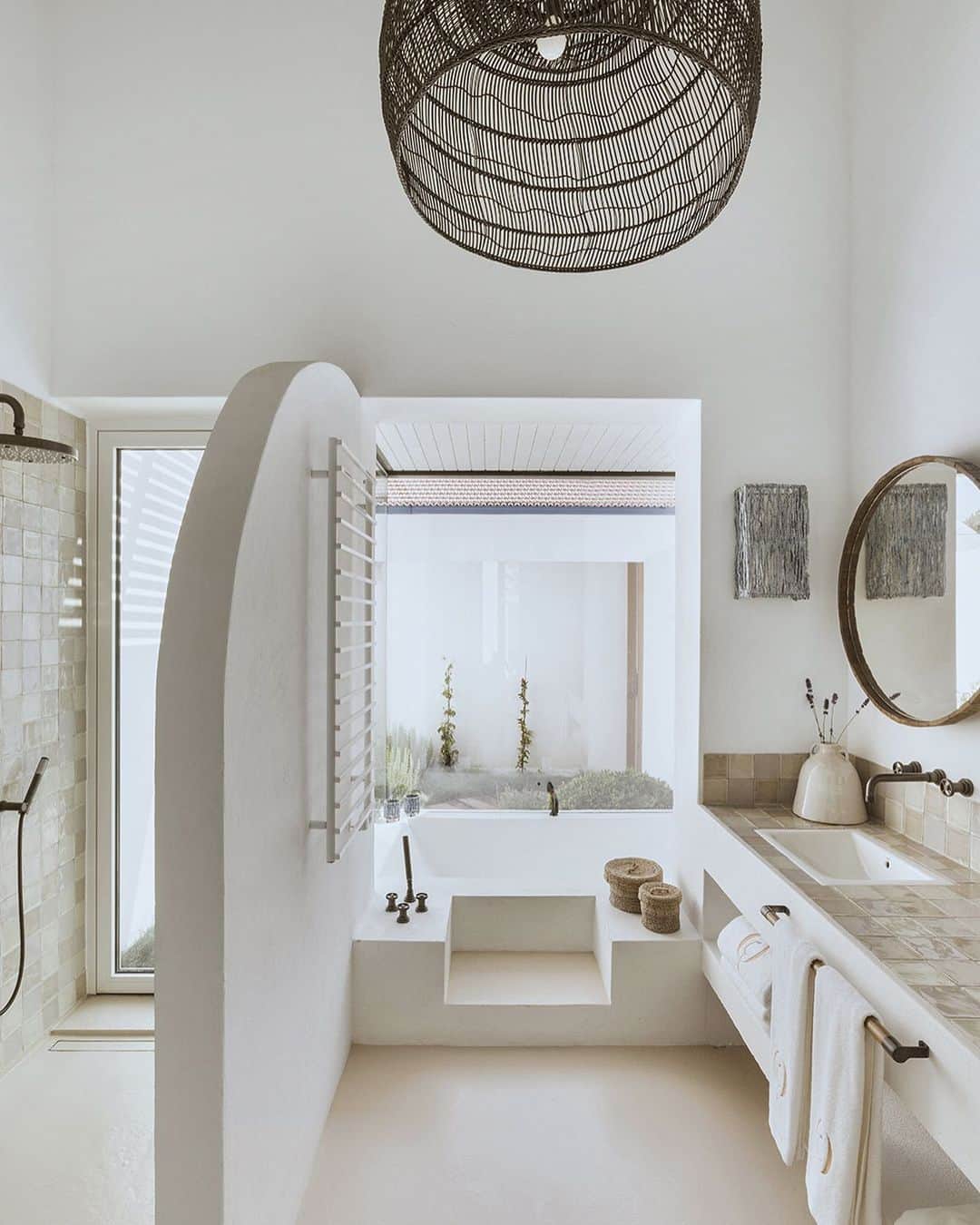 Homepolishのインスタグラム：「Create a soothing sanctuary playing with one tone and many textures like the spa bathroom envisioned by @miguelcanciomartins for Portugal’s @quintadacomporta. Photo by @manoloyllera.  Get more pro tips and design inspo at the link in bio.」