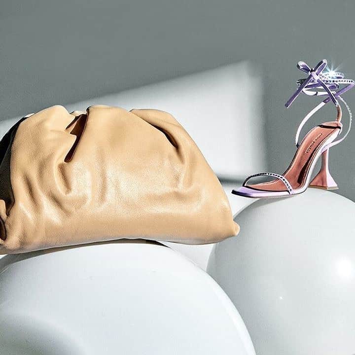 GILTのインスタグラム：「Buy them now, wear them forever. Tap to shop #BottegaVeneta and #AminaMuaddi.」