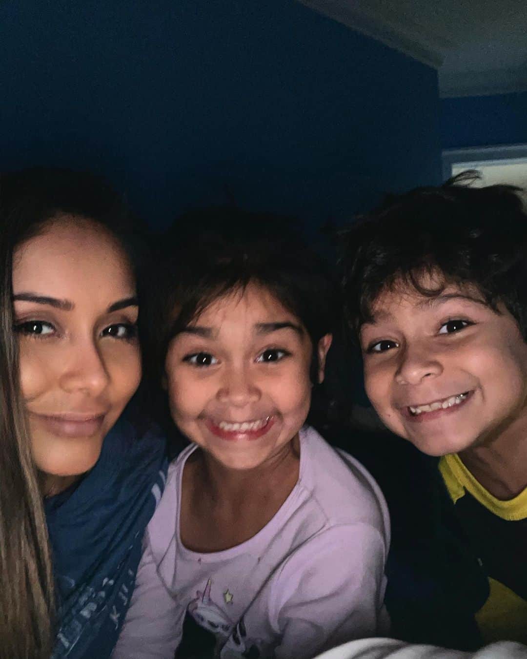 ニコール・ ポリッツィのインスタグラム：「MY 👏🏽 WORLD 👏🏽 #blessedmawma」