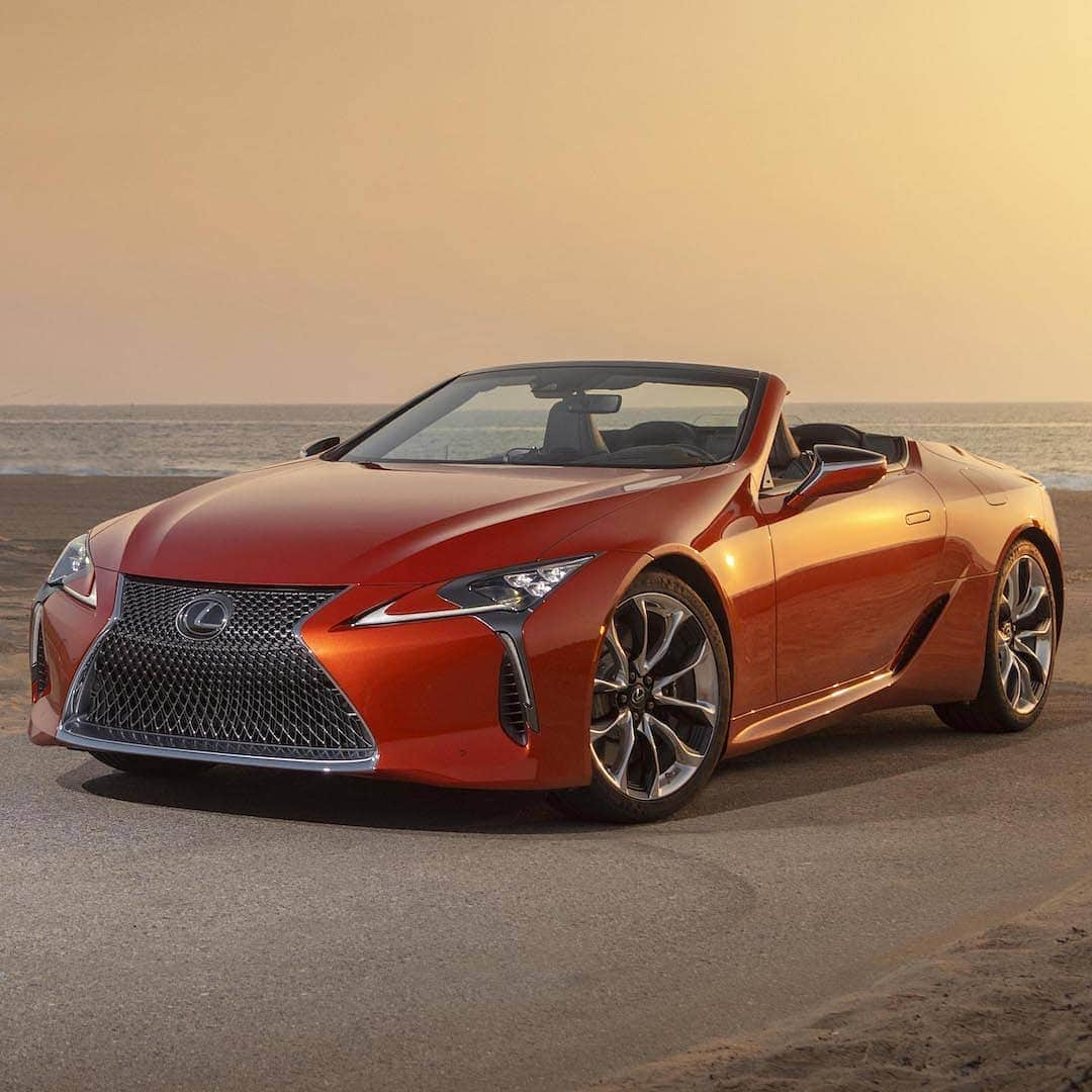 Lexus UKさんのインスタグラム写真 - (Lexus UKInstagram)「Which Lexus do you think wears Blazing Carnelian best?  #Design #CarDesign #Automotive #Lexus #CarsOfInstagram #LuxuryTravel #Luxury」1月24日 18時01分 - lexusuk