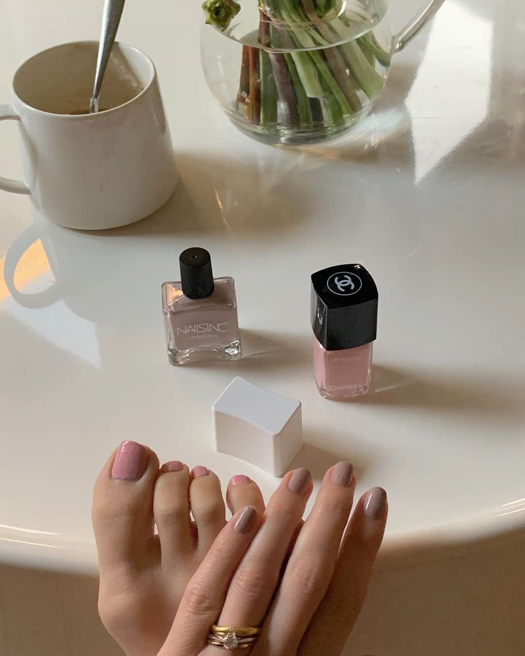 吉竹美聡のインスタグラム：「Self Care Sunday 💖💅🏼☕️☁️」