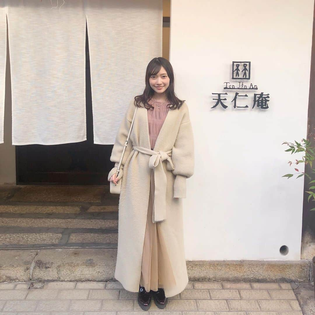 末井櫻子のインスタグラム：「✴︎広島カフェレポ✍🏻✴︎ ． ． 音戸大橋を降りてすぐのところにある 天仁庵 さん ． ． 地元の食材などを使った贅沢ランチ☺︎ ひとつずつ手作りで、ドレッシングやソースも凝っていて大満足💯 ． どれも美味しかったけど、やっぱり牡蠣フライがいちばん美味しかった〜♡ ． ． お庭もきれいでおばあちゃん家を思い出しました🌳💭笑 ． ． 呉に訪れる際は、是非立ち寄ってみてください🥸🤍 ． ． ． #天仁庵  #音戸 #音戸大橋 #音戸カフェ  #呉　#呉市 #呉カフェ #呉グルメ #呉ランチ  #広島 #広島グルメ #広島カフェ #広島ランチ #広島観光  #カフェ #カフェ巡り #カフェ好きな人と繋がりたい #カフェスタグラム  #ランチ #ランチ巡り  #カキフライ #ロールキャベツ」