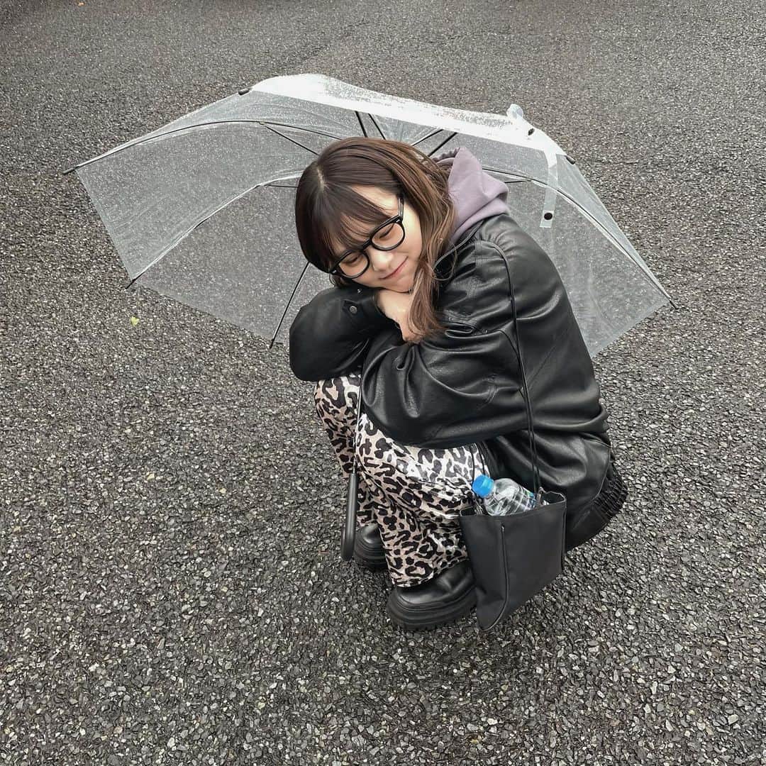 木村なつみのインスタグラム：「🌨🌨 梅雨毎日のように傘買ってたな~絶対途中でどっか置いてきちゃうひと。今日は無事におうちまで連れて帰れました☔︎」