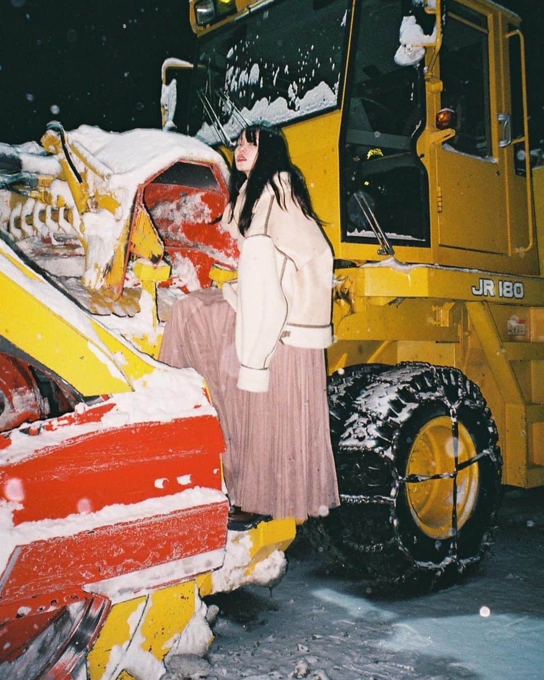 haru wagnusのインスタグラム：「SNOWBLOWER ㅤㅤㅤㅤㅤㅤㅤㅤㅤㅤㅤㅤㅤ ㅤㅤㅤㅤㅤㅤㅤㅤㅤㅤㅤㅤㅤ 除雪機って、なんか好き。 ㅤㅤㅤㅤㅤㅤㅤㅤㅤㅤㅤㅤㅤ ㅤㅤㅤㅤㅤㅤㅤㅤㅤㅤㅤㅤㅤ #snow #naturaclassica」