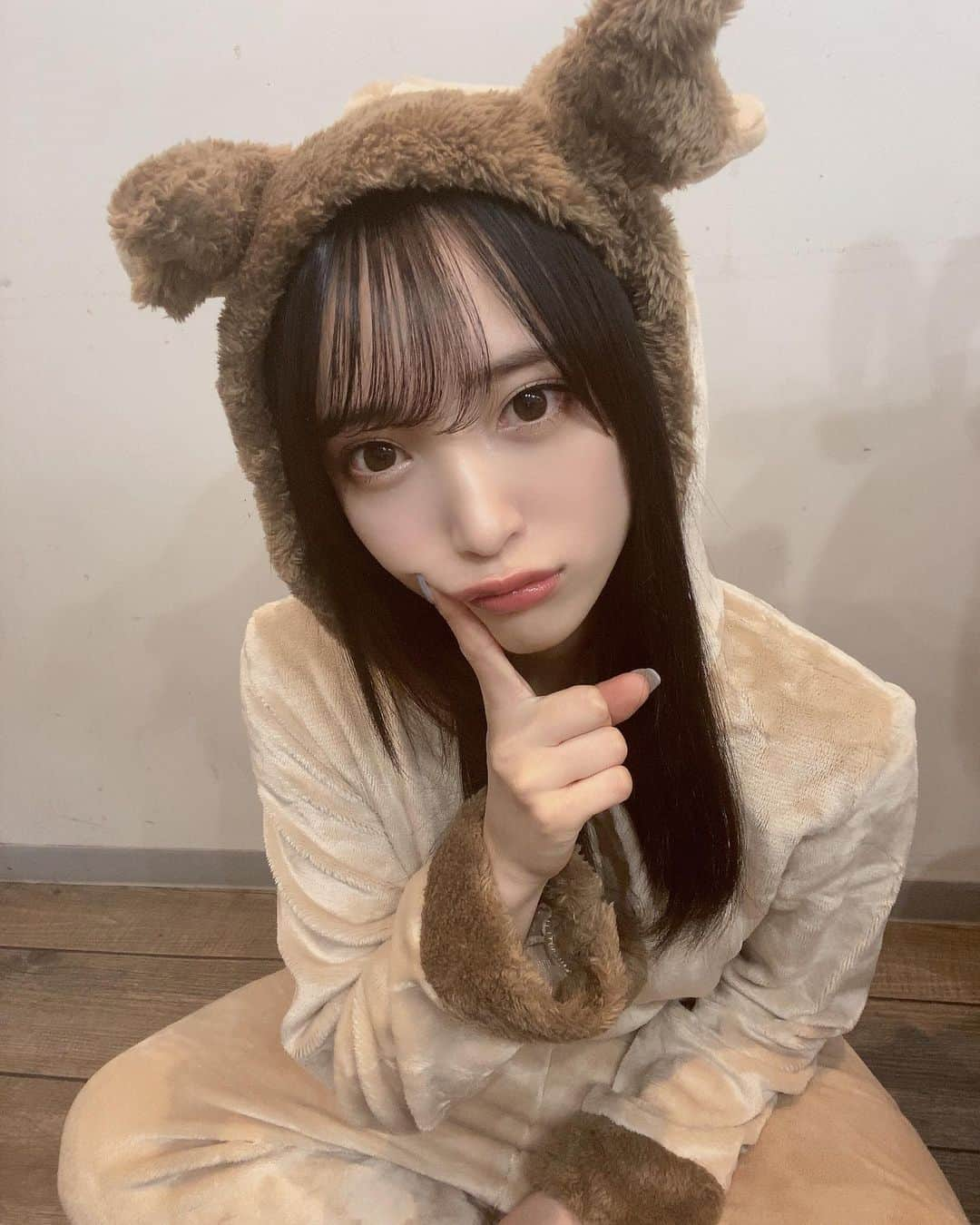 神谷樹里奈さんのインスタグラム写真 - (神谷樹里奈Instagram)「しいなちゃんとの写真探してたらクリスマスにあげられなかった写真が出てきました。 クリスマス公演、サンタ衣装がすごく私らしかったから一部は意外性求めてつなぎトナカイで出たらみんなびっくりしてたよ🦌」1月24日 18時49分 - __oystersushi