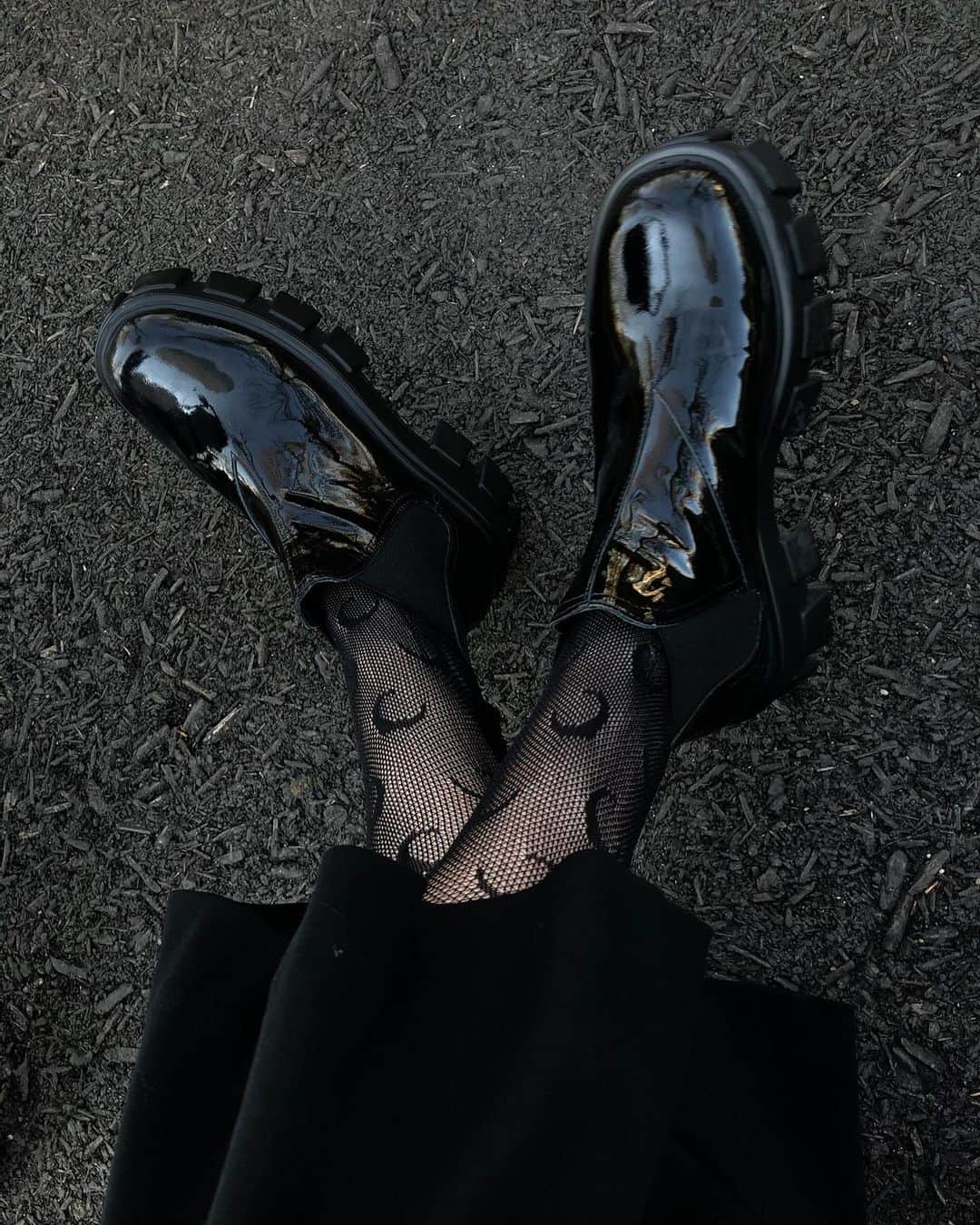 中村くるみのインスタグラム：「24cm👣☾  #prada #marineserre #allblack #プラダ #マリーンセル #オールブラック」