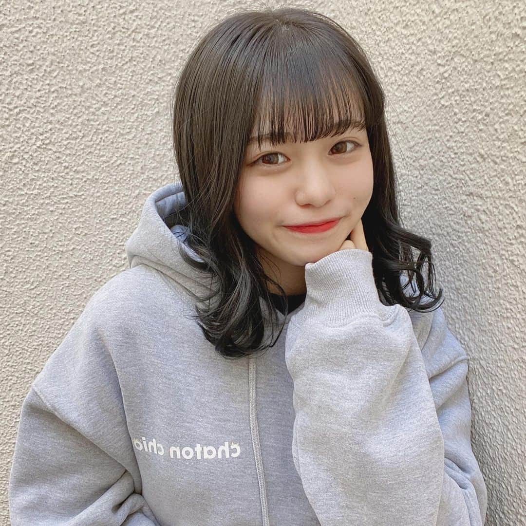 大塚美波さんのインスタグラム写真 - (大塚美波Instagram)「なるさんいつもありがとうございます🥰 ご飯行きましょうね💕  👚: @chatonchiot_closet   #透明感カラー #ヘアアレンジ #巻き髪」1月24日 19時02分 - _mi7mi12_