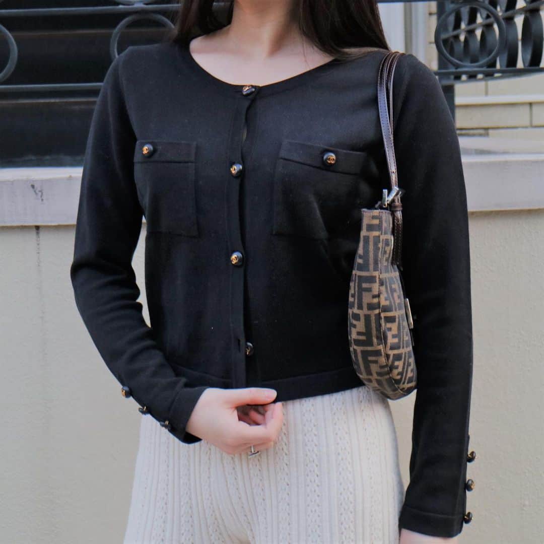 のインスタグラム：「CHANEL CARDIGAN BLACK SIZE 38  On website search for: AO32316  ✈️Free Shipping Worldwide 📩DM for more info and pricing  ➡️info@amorevintagetokyo.com   #VintageChanel #ChanelCollection #AmoreTokyo」
