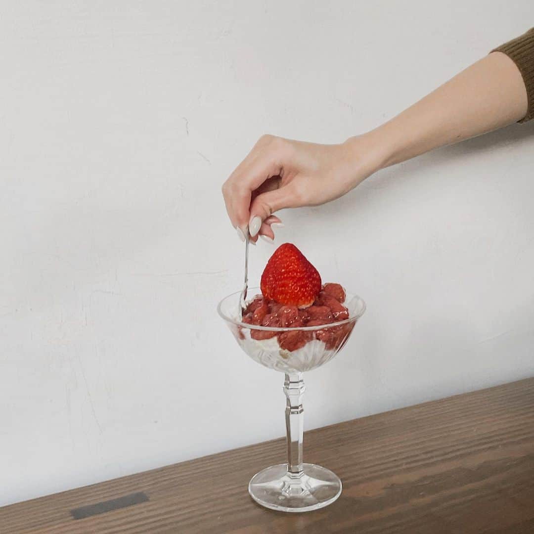 徐琁さんのインスタグラム写真 - (徐琁Instagram)「上次吃水蜜桃冰淇淋🍑 這次草莓冰淇淋🍓 好～～喜～～～歡～～～🤤」1月24日 19時10分 - cos55555