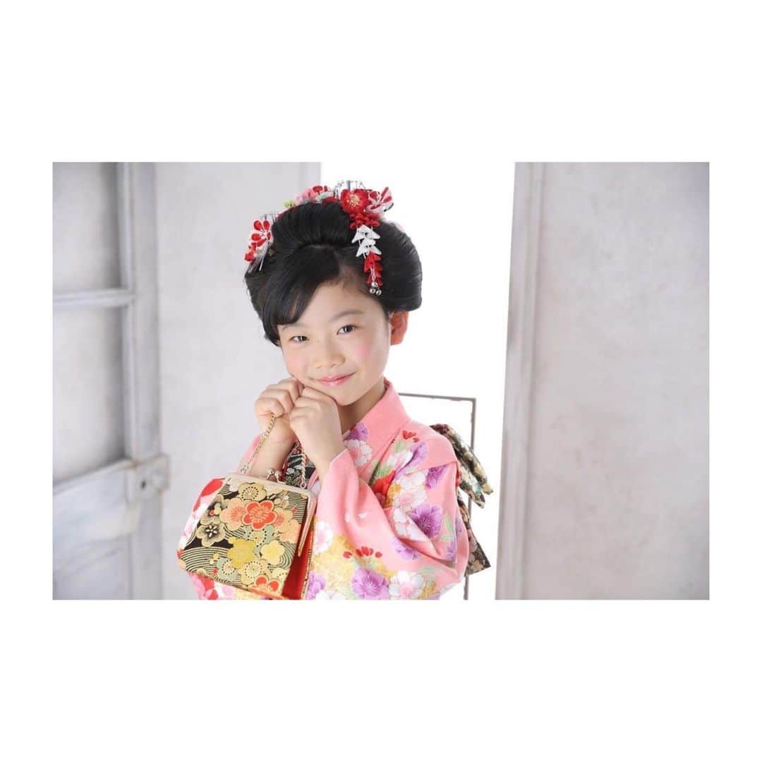 のインスタグラム：「. . . 新松戸店 2021年3月1日 OPEN✨﻿ 皆さまいつもありがとうございます！﻿ ついにハピリィ初の千葉県への出店が﻿ 決まりました😆﻿ ご予約も受付開始しております❤️﻿ 是非HPご覧ください〜！﻿ ﻿ ﻿ #happily #happilyphotostudio﻿ #ハピリィ#ハピリィフォトスタジオ#naturephotography #ベビーフォト﻿ #キッズ撮影 #しちごさん #ママ1年生 ﻿ #ママカメラ #着物 #関東ママ #お宮参り﻿ #記念日 #家族写真 #マタニティ﻿ #753  #七五三 #バースデーフォト﻿ #子供写真 #誕生日 #七五三撮影」