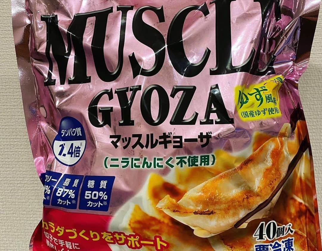 下門美春さんのインスタグラム写真 - (下門美春Instagram)「MUSCLE GYOZA PR🥟  マッスルギョーザを食べる。 youtu.be/rBbMNxyscsU @YouTubeより 信栄食品 MUSCLE GYOZA sinei-foods.co.jp/muscle-gyoza.h… 美味しく栄養、美味しく体作り🥺✨ @sinei_gyoza  #japan #marathon #runner #マラソン #マラソン女子 #ランニング #ランニング女子 #brooks」1月24日 19時23分 - 38shimo