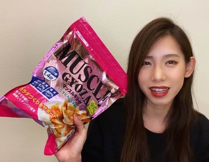 のインスタグラム：「MUSCLE GYOZA PR🥟  マッスルギョーザを食べる。 youtu.be/rBbMNxyscsU @YouTubeより 信栄食品 MUSCLE GYOZA sinei-foods.co.jp/muscle-gyoza.h… 美味しく栄養、美味しく体作り🥺✨ @sinei_gyoza  #japan #marathon #runner #マラソン #マラソン女子 #ランニング #ランニング女子 #brooks」