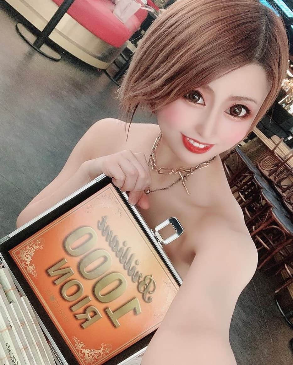 バーレスク大阪【公式】さんのインスタグラム写真 - (バーレスク大阪【公式】Instagram)「URARA👙 . @urara_burlesque  . 💻web予約はトップページからご予約頂けます♡ . 電話ご予約16時~ ‪06-6345-4567‬ . #バーレスク大阪 #バーレスク東京 #burlesqueosaka #burlesquetokyo #ばれすく #REBORN #女子会 #アイドル #ギャル #ロリ #インスタ映え #撮影会 #自撮り #韓国 #キャバ嬢 #akb48 #blackpink #twice #niziu  #モデル #デート  #大阪 #北新地 #ヴォーカル #ダンサー #likeforlikes」1月24日 19時23分 - burlesque_osaka