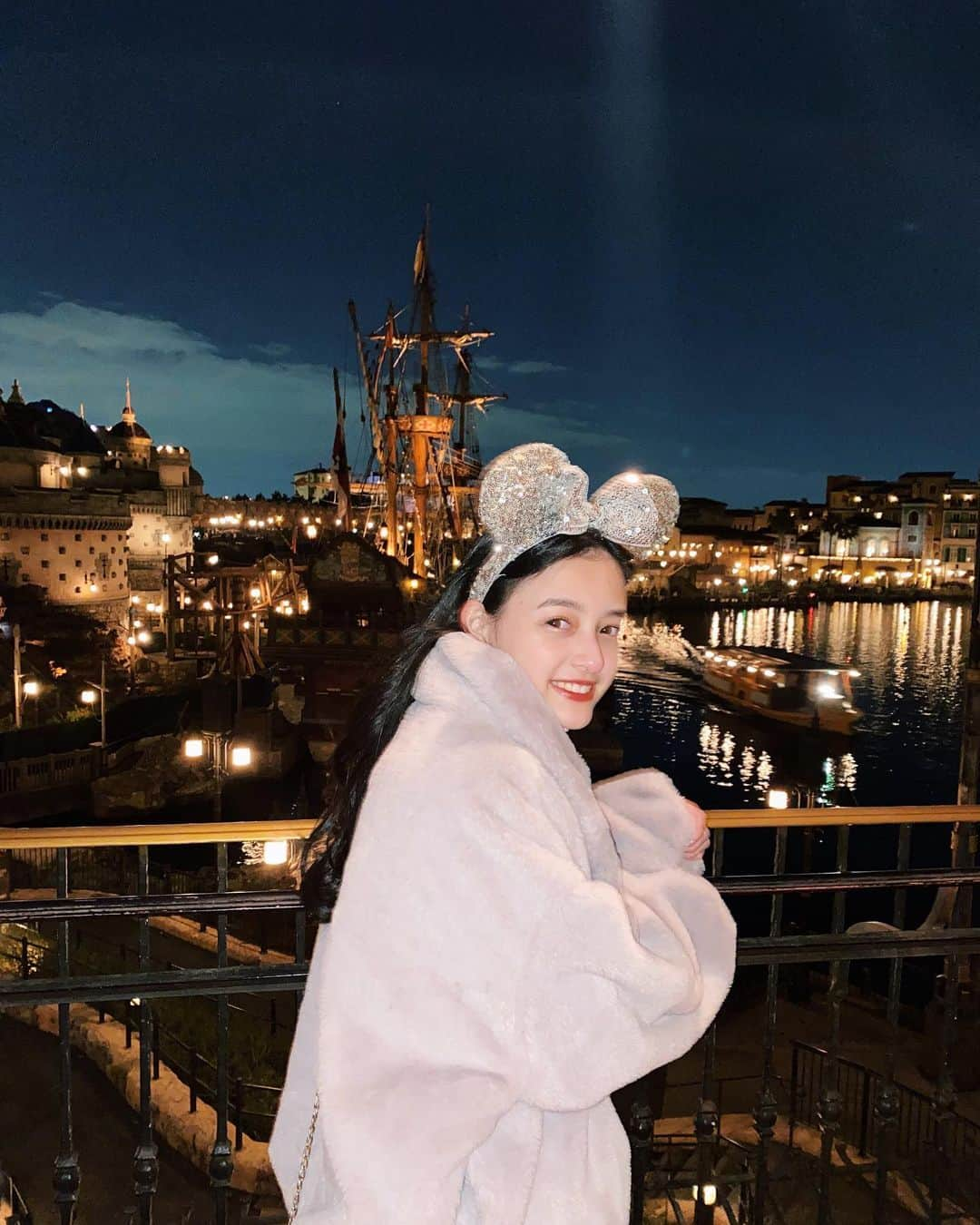 大峰ユリホさんのインスタグラム写真 - (大峰ユリホInstagram)「ディズニーの写真ばっかりだ、、笑  #disney #disneysea #disneyseatokyo #jk」1月24日 19時26分 - lespros_yuriho