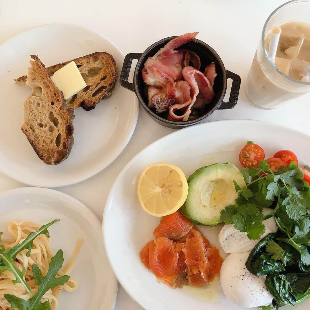 貴千碧のインスタグラム：「お仕事の合間に🌳🌳  . . . #life #lunch #bills  #ilikeit #yummy #myfavorite」
