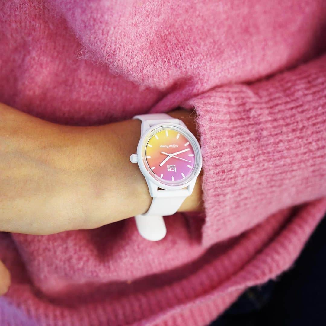 のインスタグラム：「Discover our first solar-powered watch ☀️➡ ICE solar power! 😁 A first step to change 🌱 #icewatch #changeyoucan #icesolarpower #solarpower #sun #sustainablefashion #ecofriendly #style #nobattery #green #ecoresponsable #sustainability #ecology #watch」