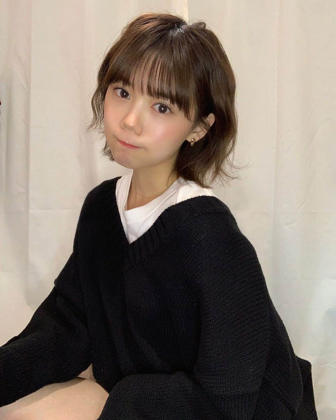 千田麻実のインスタグラム：「TikTok今更はじめてみたんだ〜。⠀ なにも分からず始めたもんだからとりあえず自己紹介動画あげてみました。見てねっ❤︎⠀ @ mami_senda⠀ ⠀ #tiktok #自己紹介」
