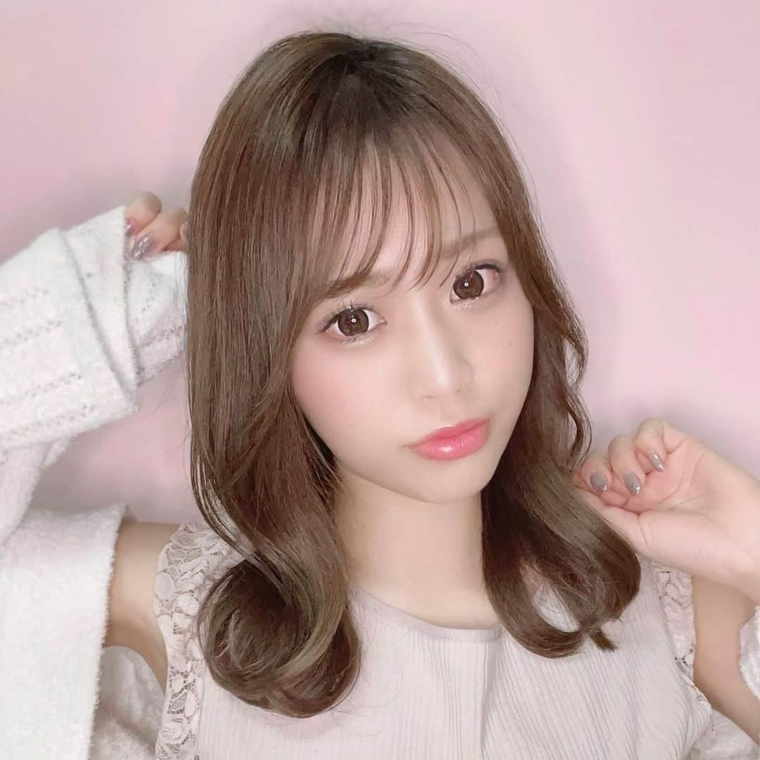 井上ほのかのインスタグラム：「. . . 少し前にアイコン撮り直したの🐶   20代マスク付けて終わりそうな予感🤢🤢   #たぬき顔 #gelatopique #おうち時間 　   👿😷🤢」