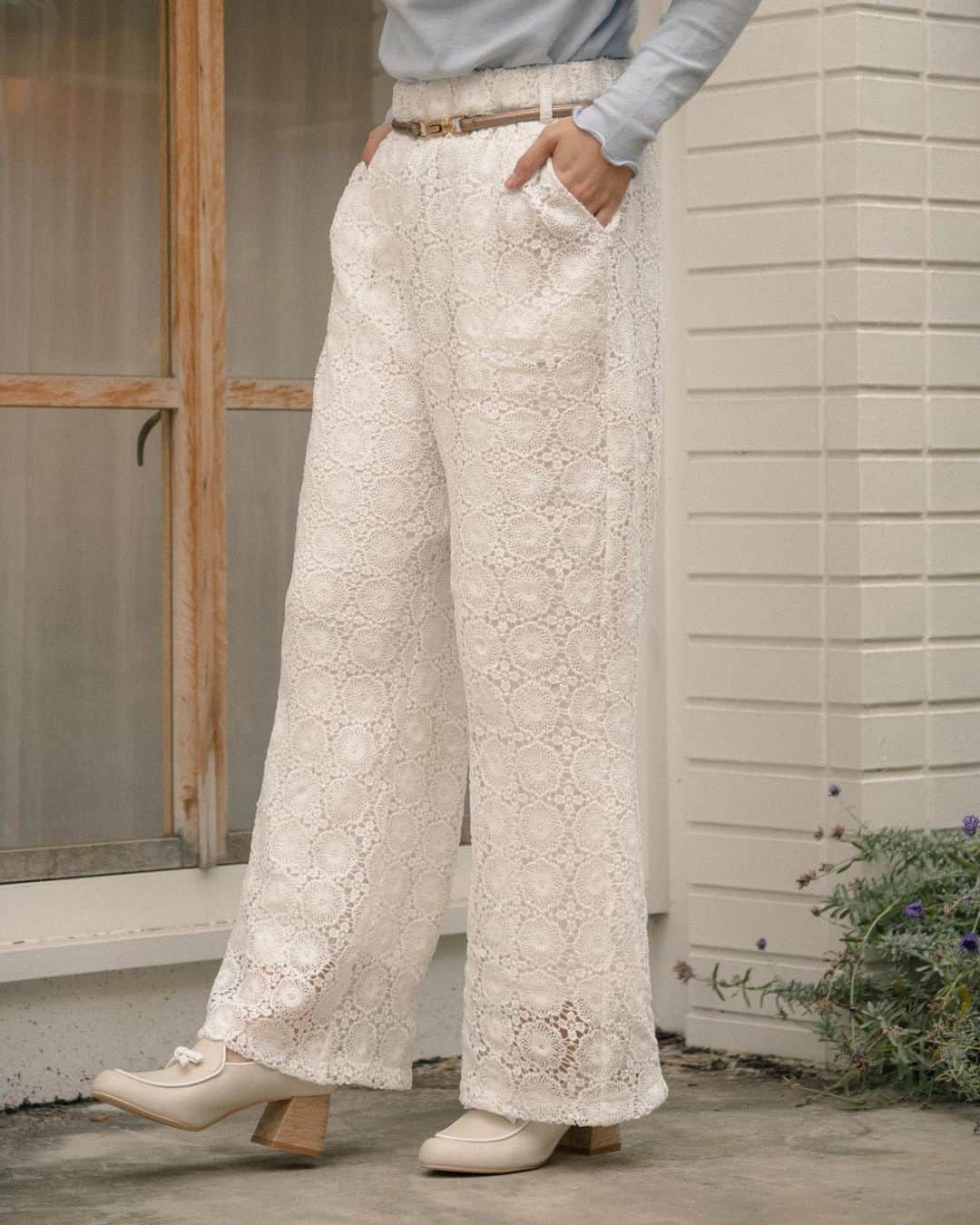 のインスタグラム：「. LEBECCA boutique﻿ Original New Arrival🕊﻿ ﻿ 愛を語らうレースパンツ﻿ ¥10,890(tax in)﻿ ﻿ 🎪ラフォーレ原宿店﻿ 1/25 11:00〜﻿ 📲WEB STORE﻿ 1/25 21:00〜﻿ ﻿ ﻿ #愛を語らうレースパンツ﻿ #LEBECCAboutique」