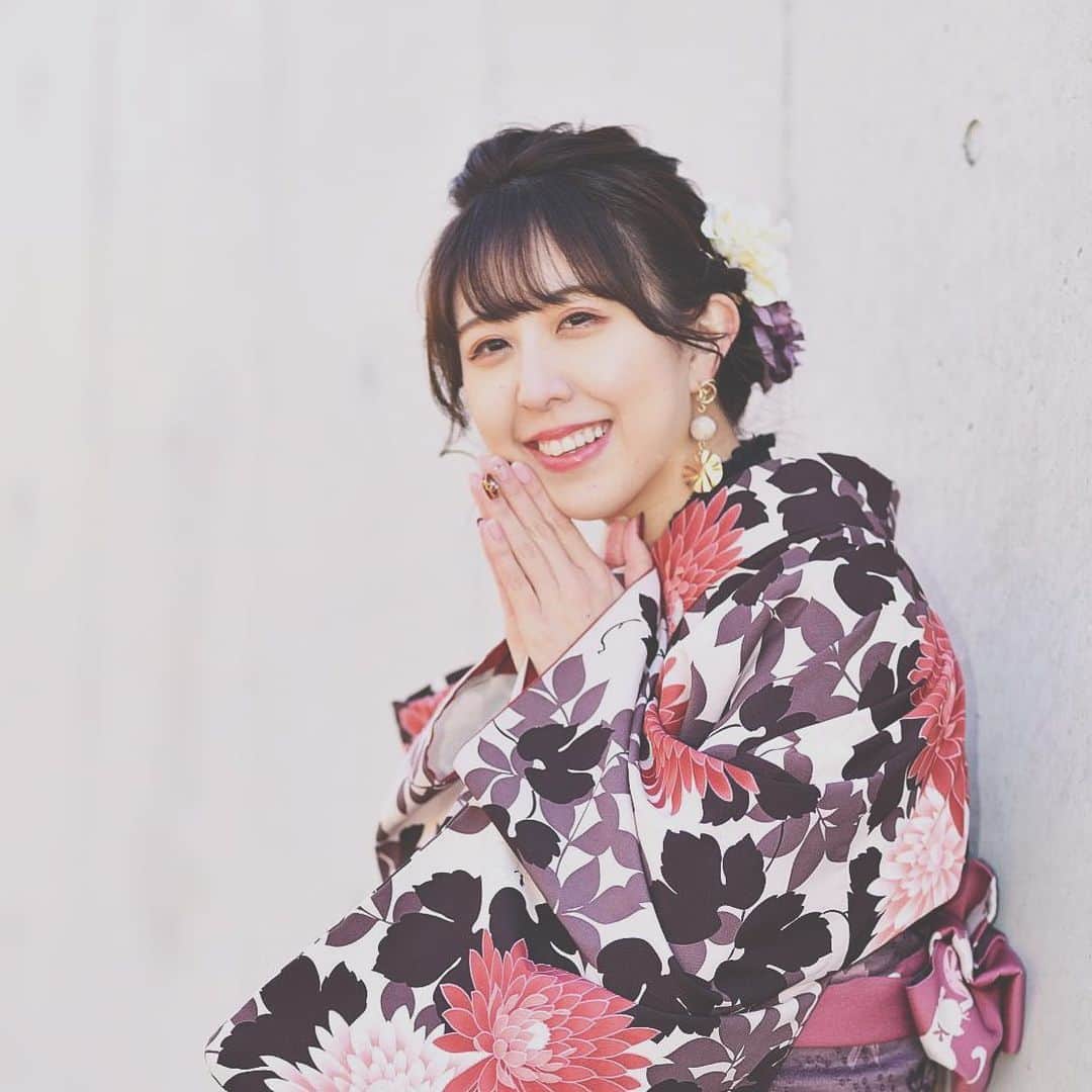 井上麗夢のインスタグラム：「今日は寒いね❄️﻿ ﻿ ﻿ 今日は活動する時間が遅かったけど、﻿ 久々に移動距離のあるところで﻿ 電車の中や隙間時間に﻿ 違うお仕事だったり、本を読めたり﻿ って大事な時間だよね。﻿ ﻿ ﻿ ただ、最近はパソコンも本も毎日持ち歩くから﻿ めちゃくちゃに重い！肩が凝る！よ！﻿ ﻿ ﻿ ﻿ ゆっくりお風呂に浸かりたいね〜🚿﻿ ﻿ ﻿ ﻿ Twitter:@Remu_19﻿ ﻿ ﻿ ﻿ #カメラ女子 #カメラ女子部 #ipone #東京写真部 #写真部 #instagood  #olympuspen #写真好きな人と繋がりたい  #写真を撮るのが好きな人と繋がりたい  #カメラ好きな人と繋がりたい #カメラマン募集 #ファインダー越しの私の世界  #フィルター越しの私の世界 #ポートレート #ポートレートモデル #女優 #井上麗夢　#YouTube #ダイエット #写真集 #被写体モデル」