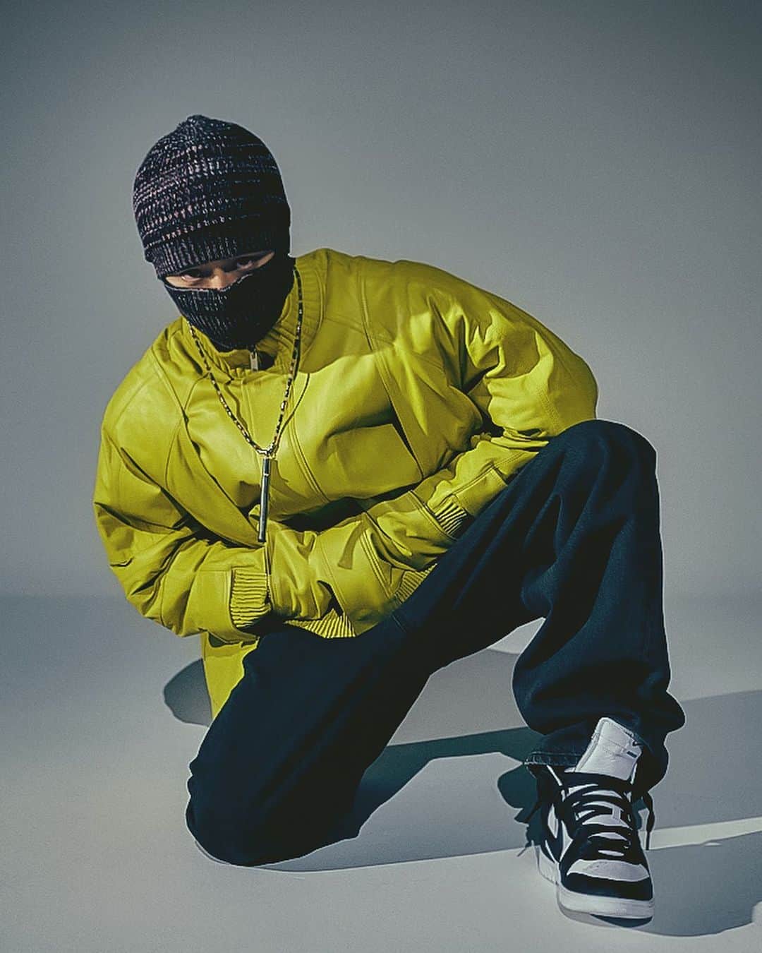 ソン・ファミンのインスタグラム：「✈️ @ambush_official」