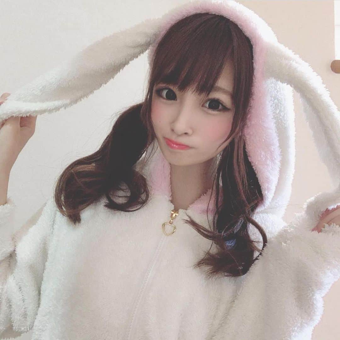 美女JAPANのインスタグラム：「どうも美女JAPANです！✨ ＊ ＊ 今回ご紹介するのはこの方‼️ ＊ ＊ ひなぴーまる@hinyan33 ＊ ＊ とっても綺麗！🙈💕 こんな綺麗な人滅多にいない！ ＊ ＊ あなたのタイプはどんな方ですか？  #色気 #可愛い #綺麗 #かわいい #写真集 #モデル #美肌 #笑顔 #スタイル抜群 #可愛い #可愛すぎ #会いたい #天使 #美女 #美人 #美しい #清楚 #スタイル #色白 #スタイル抜群 #美脚 #素敵 #カワイイ #応援」