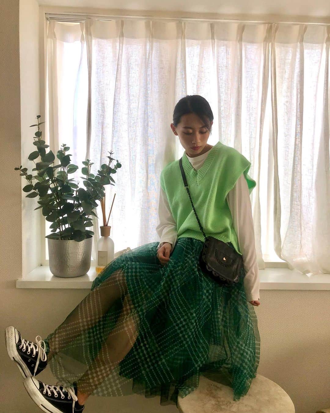 山木コハルさんのインスタグラム写真 - (山木コハルInstagram)「めちゃくちゃ緑  放課後戦記の稽古場でブロッコリーって呼ばれた🥦  ベストとスカートが中国のお洋服🇨🇳  #私服 #山木の私服 #中国ファッション #タオバオ #taobao」1月24日 20時22分 - yayamakoharyu