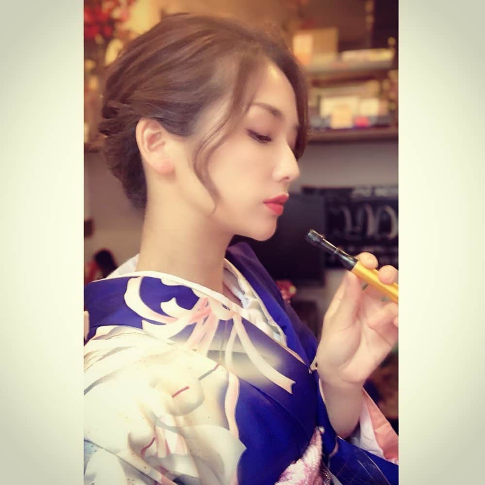 本条舞さんのインスタグラム写真 - (本条舞Instagram)「なんか私のインスタ、着物ばっかりで演歌歌手みたいになってきたね😂」1月24日 20時35分 - mai_honjyo_official