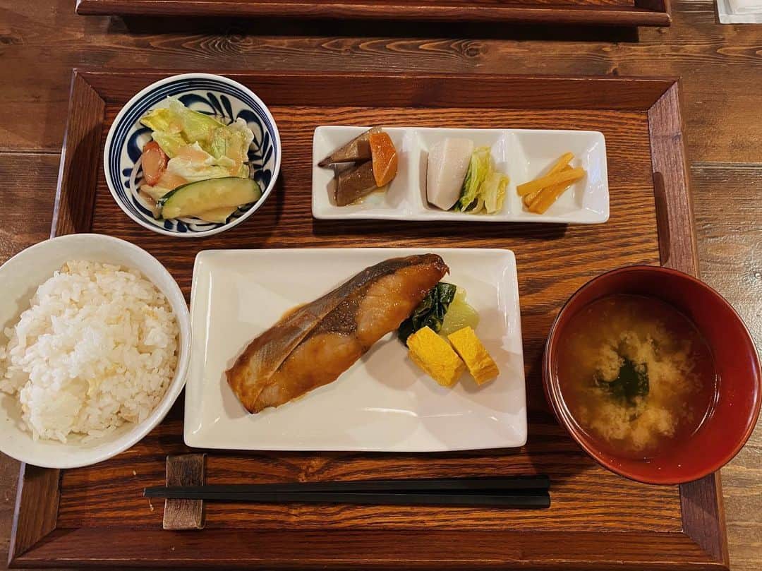 kasumiさんのインスタグラム写真 - (kasumiInstagram)「. Every Japanese style plate makes me  healthy and be organized🌿🐟 . More than anything be able to keep my conscious⤴︎︎︎ . 和食プレートって日本の宝😌食べると体内浄化されてる感じがたまらないです！健康ヲタクなので😌❣️」1月24日 20時35分 - _kasuchannel_