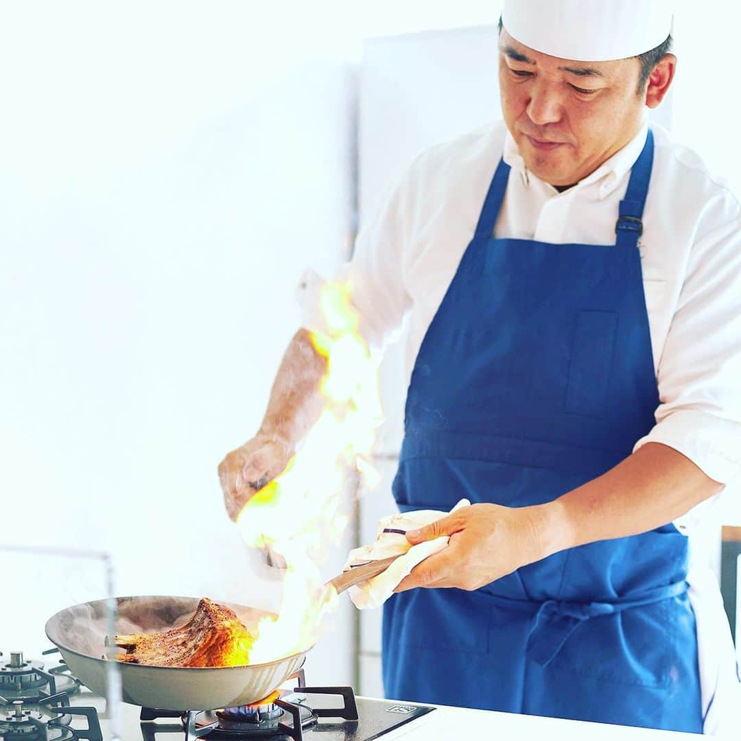 LAZOR_GARDEN_DININGのインスタグラム：「🍀ホームパーティープラン🍀 ご両家顔合わせ、結婚記念日をご自宅でお祝いしませんか。  ご予約詳細は公式HPをご覧ください https://www.styles.jp/lazorgarden-nagoya/homeparty  #LGDining#LazorGardenDining#instagood #名古屋#名駅#劇団四季#ライオンキング #lazorgardennagoya #ラソールガーデン名古屋  #テイクアウト #ケータリング #地産地消 #自宅飯#贅沢 #贅沢ランチ #贅沢な時間 #贅沢ディナー #ステイホーム #自宅飯最高」