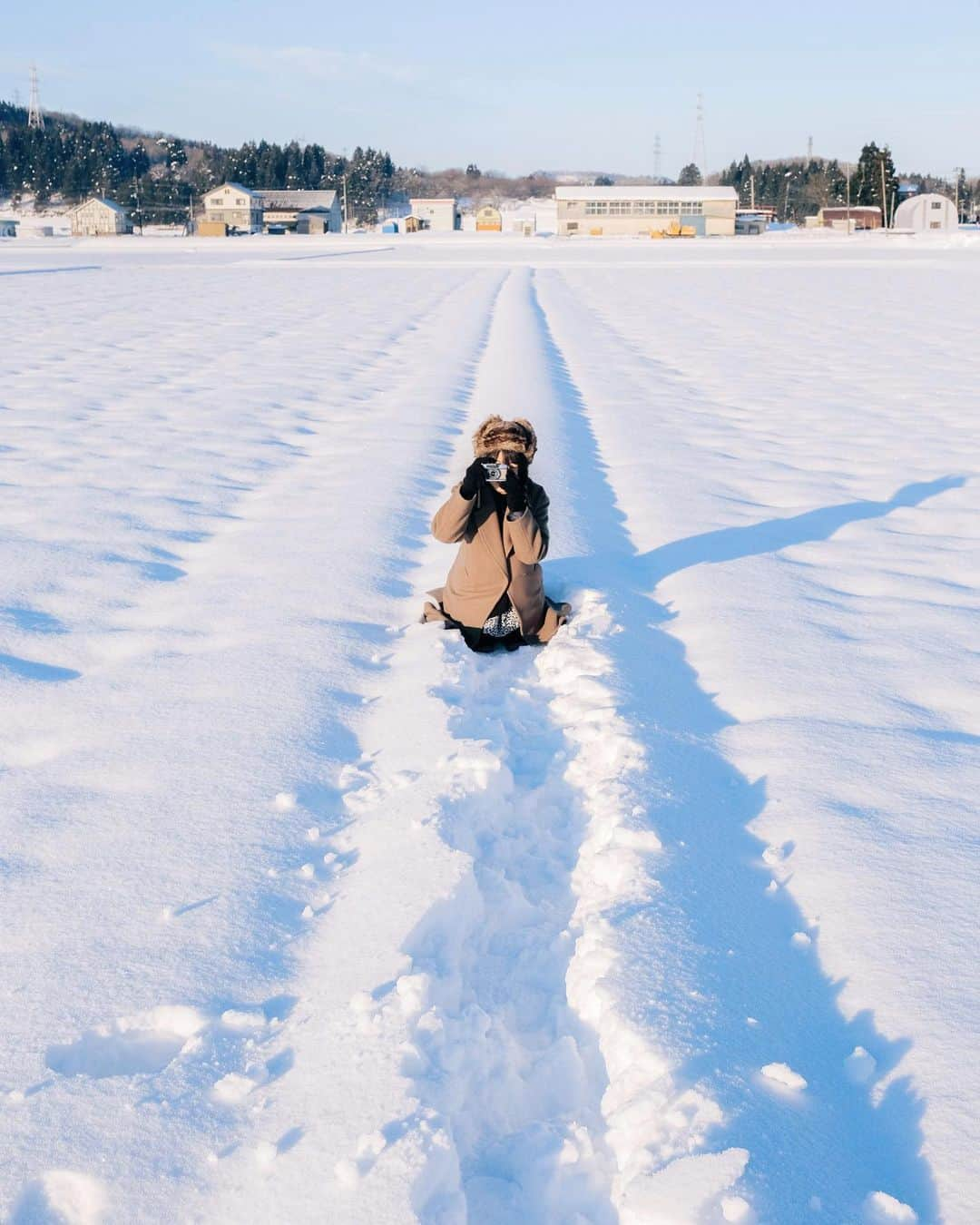 TAKI Modのインスタグラム：「. . snow📸 . . 除雪ダイエットのお陰で、筋トレしてなくても筋力が付いた気がします💪 . . 【location : Niigata , Japan 】 . . follow☞@team_jp tag ☞#team_jp_ ←最後の_忘れず . . XPRO2 / XF23mm F1.4 . .  #portrait#ポートレート  #RECO_ig  #igersjp#IG_phos #写真好きな人と繋がりたい#その瞬間に物語を#スクリーンに恋して#genic_japan  #pasha_magazine @FUJIFILMjp_x  @FUJIFILM_xseries」