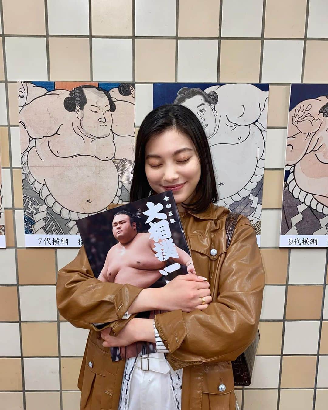 せたこさんのインスタグラム写真 - (せたこInstagram)「お相撲さんぎゅーっ！ どすこいどすこい、大栄翔さん優勝おめでたや！！‬  #お相撲さん #千秋真一 楽」1月24日 20時36分 - setako