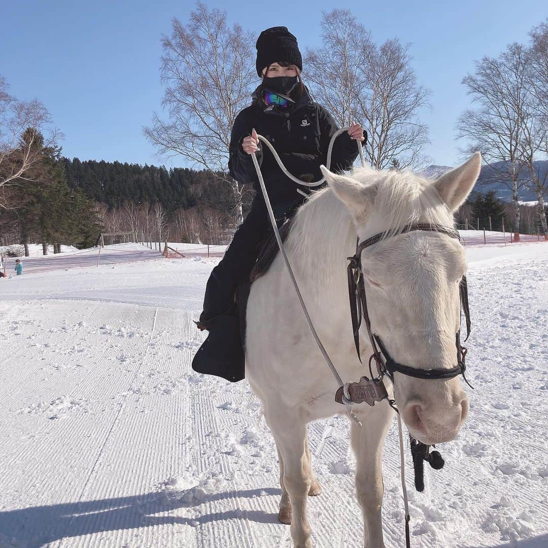 あんにゅい豆腐さんのインスタグラム写真 - (あんにゅい豆腐Instagram)「. お馬さん乗ってきた🐎 白馬のまめふ様だぞ〜(？) . #乗馬 #馬 #北海道 #スノボ #スノーボード #雪 #snow #horse #winter #あんにゅい豆腐 #ennuimamefu #まめふたそ #まめふちゃん #photo #photography #camera #一眼レフ #写真 #カメラ #cosplay #コスプレ #costume #cosplayer #cosplayers #model #japan #japanese #japanesegirl #kawaii #cute」1月24日 20時54分 - p_cos4