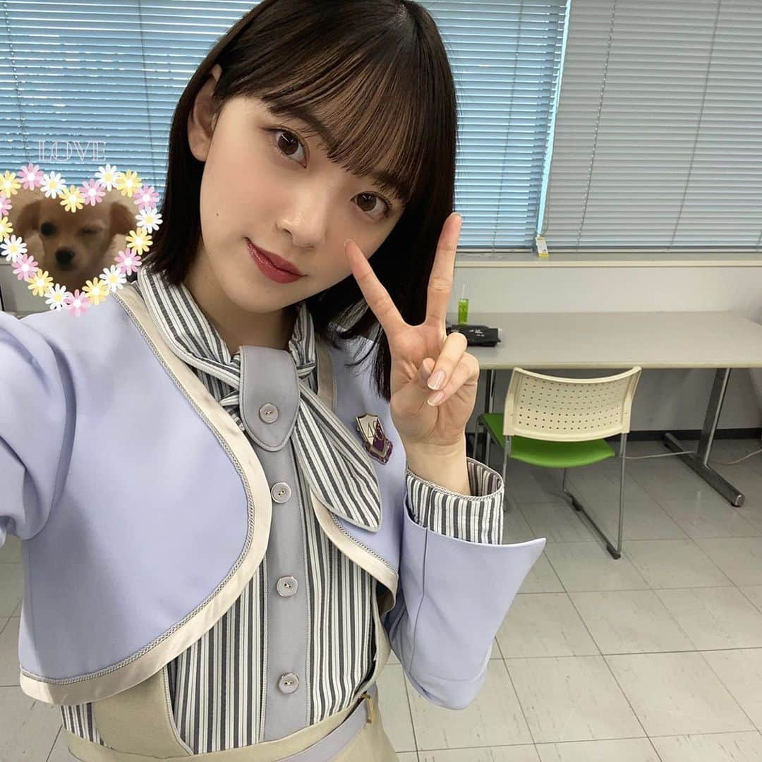 堀未央奈さんのインスタグラム写真 - (堀未央奈Instagram)「🤍  内カメラフラッシュあり📸✌️  乃木坂制服メイク🦭❤︎ チークとリップはピンクみ👶🏻 アイシャドウはうすめで マスカラは黒のバランス🦭❤︎  #乃木坂46 #堀未央奈」1月24日 20時56分 - horimiona_official