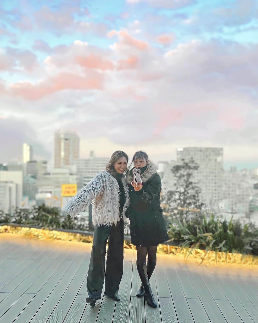 SEIKAのインスタグラム：「🦄☁️🍬  遊びに行きたい今日この頃。 そして冬服飽きた🦥🍂🍂」