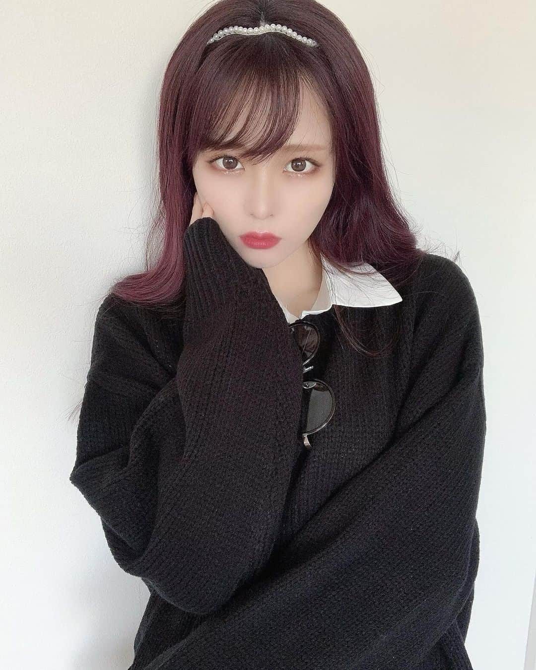 メルのインスタグラム：「🥲」