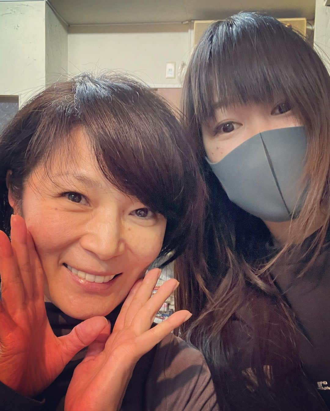 杉本知香さんのインスタグラム写真 - (杉本知香Instagram)「まるちゃんバッサリ可愛くなった❤️✂️✨ みんないい顔😊😊😊  #中目黒美容室 #マルシア#まるちゃん#ルパンの娘#ふりむけばヨコハマ  #シンガリ元気#シンガリ#アンテナ元気 #つつみひろき#宮迫です#YouTube #天津木村#天津#エロ詩吟#あると思います」1月24日 21時02分 - sugimotoc