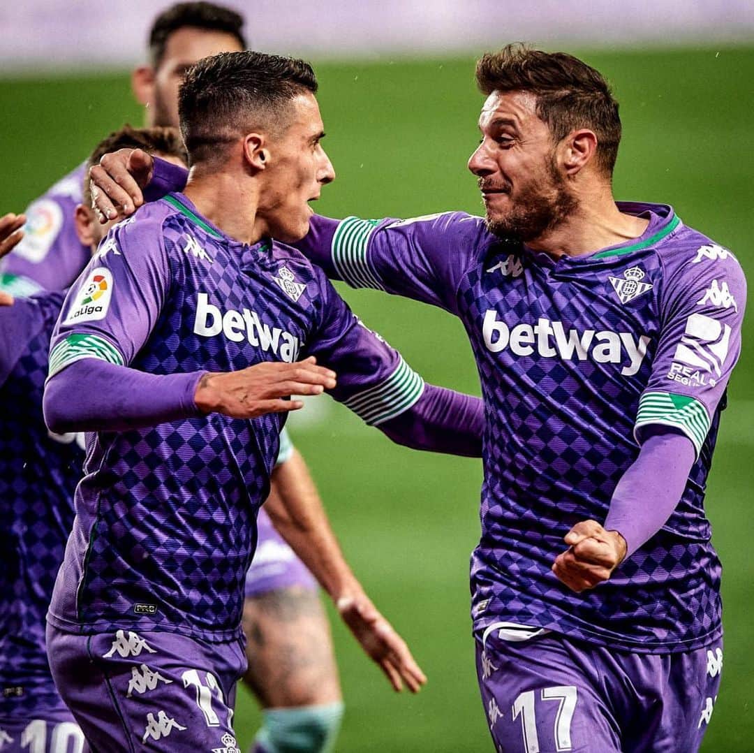クリスティアン・テージョのインスタグラム：「Creer hasta el final!💚 @realbetisbalompie」