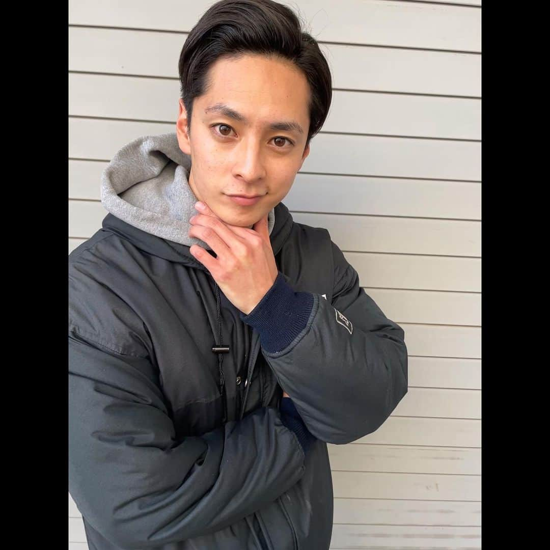 山口貴也さんのインスタグラム写真 - (山口貴也Instagram)「. "仮面ライダーセイバー"第19章 ありがとうございました。  まだいろんな葛藤が続きそうですね。 また次回もよろしくお願いします！  そして「BANDAI MANIA!」生配信と インスタライブをご覧いただいた皆さん、 ありがとうございました✨  今後また機会があればインスタライブ しようかなと思います。  その時は是非ご覧ください！  #仮面ライダーセイバー #仮面ライダーブレイズ  #新堂倫太郎 #山口貴也  #今日は久しぶりに前髪を下ろしました #写真は後日アップします！」1月24日 21時28分 - takaya_yamaguchi_official