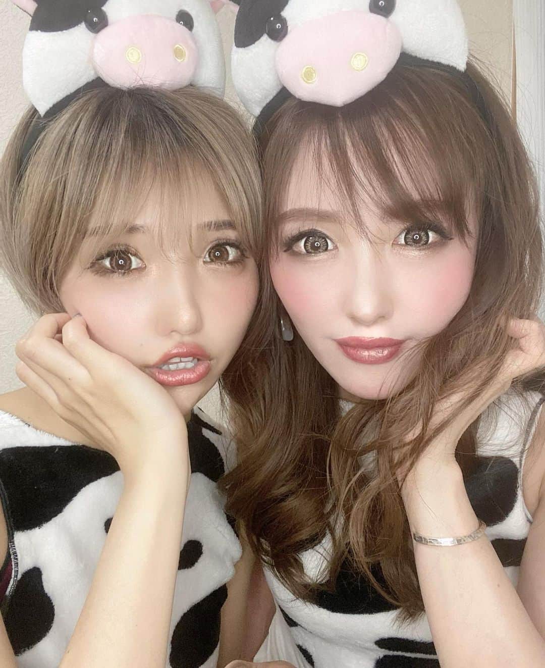 のインスタグラム：「🐃🐂🐄. . .  #作品撮り #サロンモデル #猫目 #impression_shots#lovers_nippon_portrait #explorejpn #ビジョビ  #関西サロンモデル #関西サロンモデル募集中 #関西サロンモデル募集 #サロモ #ヘアモデル #メイク好きさんと繋がりたい  #フリーモデル#関西モデル #お洒落さんと繋がりたい #カラコンレポ #make #ショート#ショートヘアモデル #tiktok #ブリーチカラー #バイヤレージュ #ピンクカラー #パープルカラー #ダブルカラー  .」