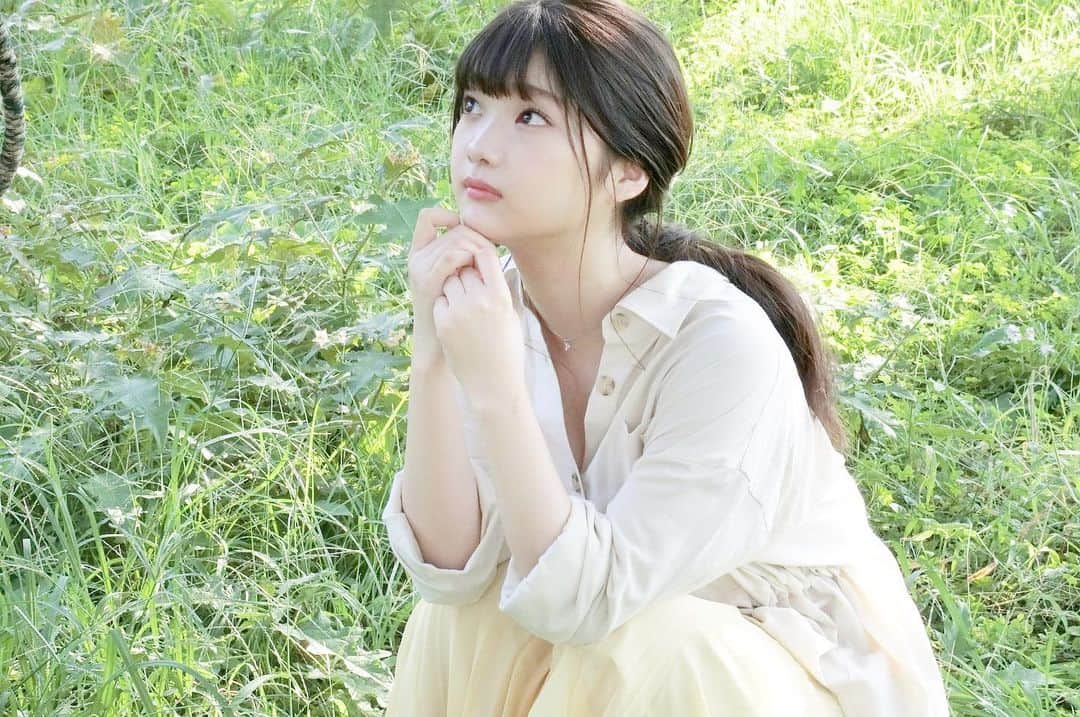 のインスタグラム：「いつもと雰囲気違うね！！  写真展楽しみ！あと少し！📷 ・ ・ #夢アド #山下彩耶 #ソロ #写真展」