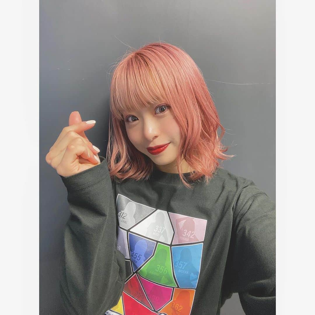 SAYAKA（BsGirls）さんのインスタグラム写真 - (SAYAKA（BsGirls）Instagram)「﻿ ﻿ まずは皆さん﻿ ﻿ ﻿ ﻿ BsGirls 2020 FINAL LIVE ﻿  ～Play Ball～﻿ ﻿ ﻿ ﻿ お越し頂きありがとうございました✨﻿ ﻿ ﻿ 今はもう言葉に表せないほどの感謝の気持ちで﻿溢れています。﻿ 皆さんは私たちにとって本当に﻿ かけがえのない存在です。﻿ 皆さんがいつでもそばで支えて下さって﻿どんな時も私の励みになっていました！﻿ ﻿ ﻿ ﻿ ここまで一緒に時間を共にしてきた、﻿大好きなメンバーたち。﻿ ずっとずっとFamily だと思っています💐﻿ ﻿ ﻿ ﻿ そして卒業メンバーのこれからを心から﻿応援しています❣️﻿ ﻿ ﻿ ﻿ 2020シーズン、数え切れない幸せを沢山﻿ありがとうございました！﻿ ﻿ ﻿ 2021シーズンもまた笑顔でお会いしましょう☺️♡﻿ ﻿ ﻿ ﻿ BsGirls2021の準備ができるまで少しの間お待ちください🌹﻿ ﻿ ﻿ ﻿ 本当にありがとう！﻿ ﻿  また逢う日まで…  ﻿ ﻿ BsGirls #354 Vocal SAYAKA.﻿ ﻿ ﻿ ﻿ ﻿ #オリックス #BsGirls #Bs2020#baseball #プロ野球 #超革新的 #ORIX #buffaloes #京セラドーム大阪 #sayaka_354 #sayaka #vocal #performance #avex #finallive#2020#family#大好き﻿ ﻿ ﻿」1月24日 21時44分 - sayaka_bsgirls_354