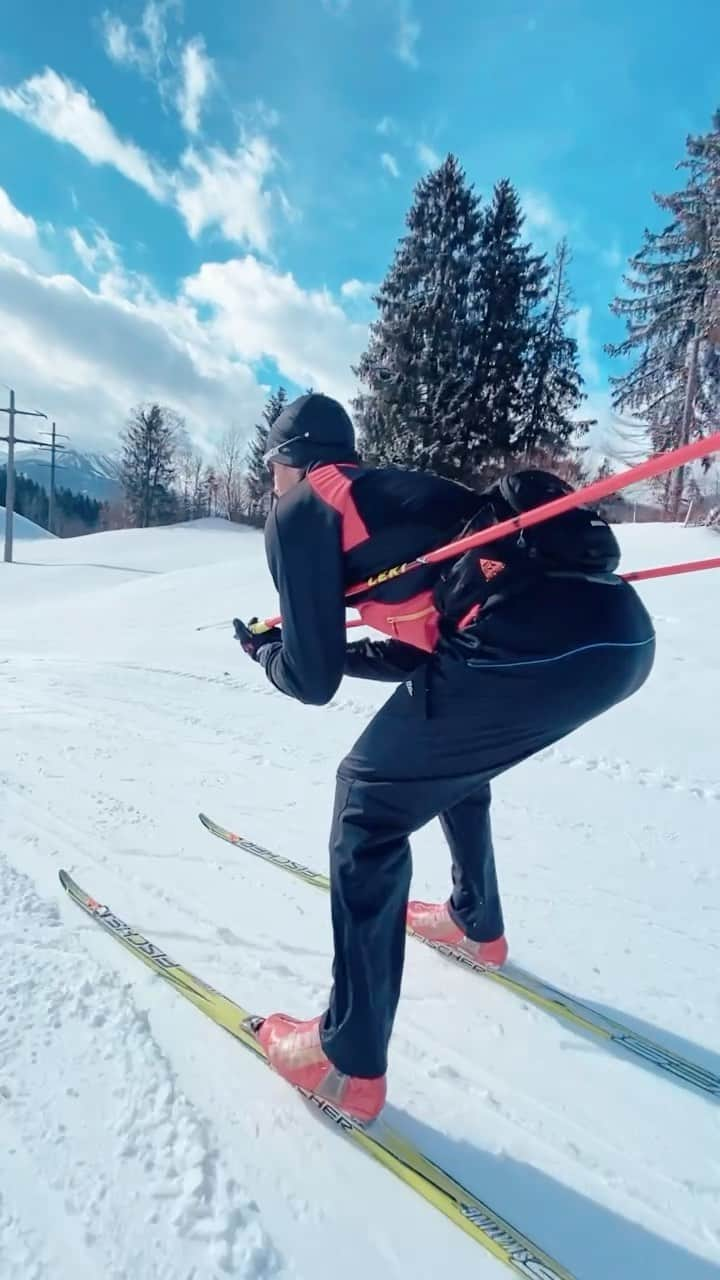 ルーベン・ブロマールトのインスタグラム：「How to start your Sunday ❄️☀️ Day off well spent ⛷  📹 @hannah_helena_  #xcskiing #oberstdorf #allgäu」