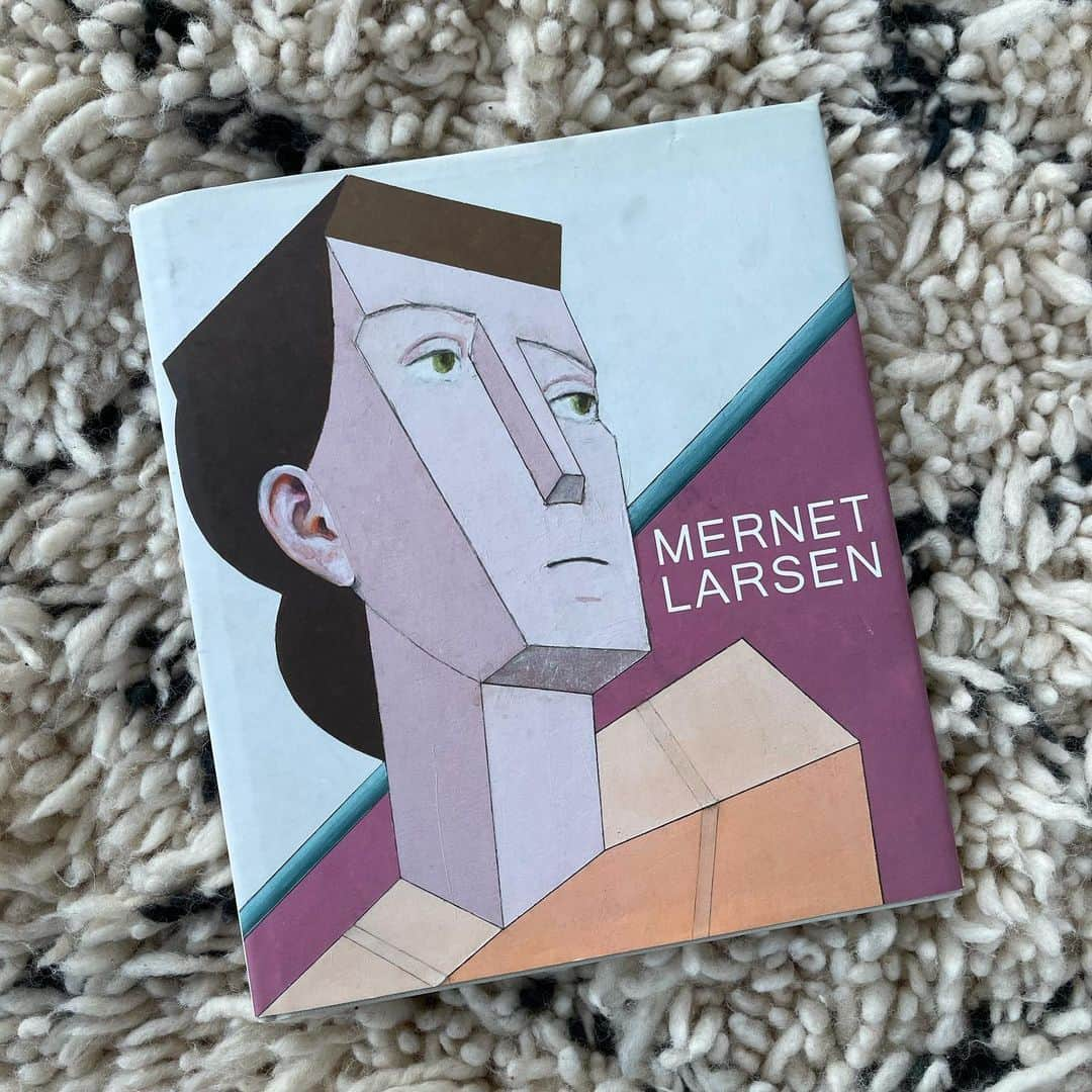 KAWSONEさんのインスタグラム写真 - (KAWSONEInstagram)「Happy to see the Mernet Larsen exhibition at @jamescohangallery before it closed... #MernetLarsen」1月24日 21時39分 - kaws