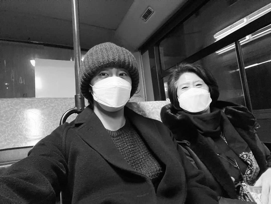 チョン・イルさんのインスタグラム写真 - (チョン・イルInstagram)「마을버스 타고 슝슝 🚌」1月24日 21時42分 - jilwww