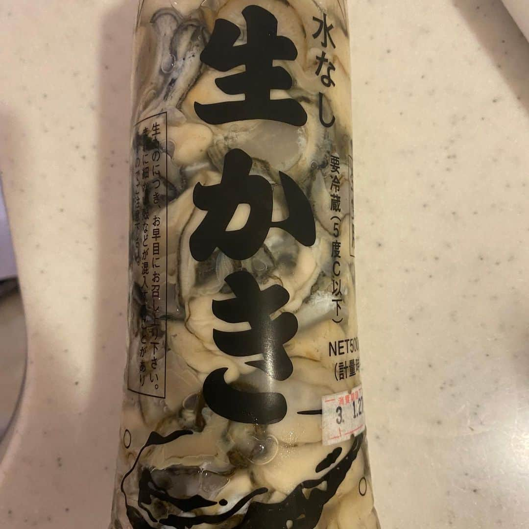 宮下純一さんのインスタグラム写真 - (宮下純一Instagram)「宮城の松島産の牡蠣が届いた🥰殻付きは加熱用なので蒸し牡蠣に😆😆😆いやーー蒸し上がりをすぐに食べるとふぁーと口いっぱいに磯の香り😆😆いやー至福の時間でした😍#牡蠣 #松島かき」1月24日 21時46分 - junichi1017