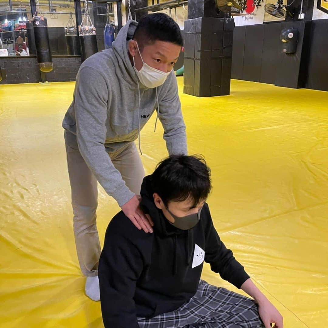 児嶋一哉さんのインスタグラム写真 - (児嶋一哉Instagram)「コラボさせていただいた！ 近日投稿 首を負傷からのマッサージしてもらった #堀口恭司  #児嶋だよ #YouTube」1月24日 21時48分 - kojikojikoji47