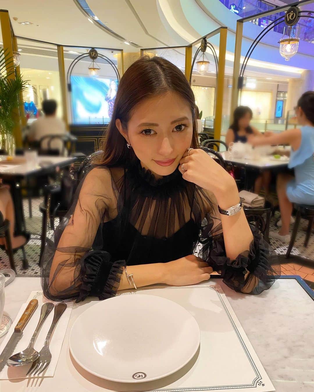 片山夏実のインスタグラム：「I've never been in here☕️ It's recommended❤️  . . #singapore #シンガポール #violetoon」