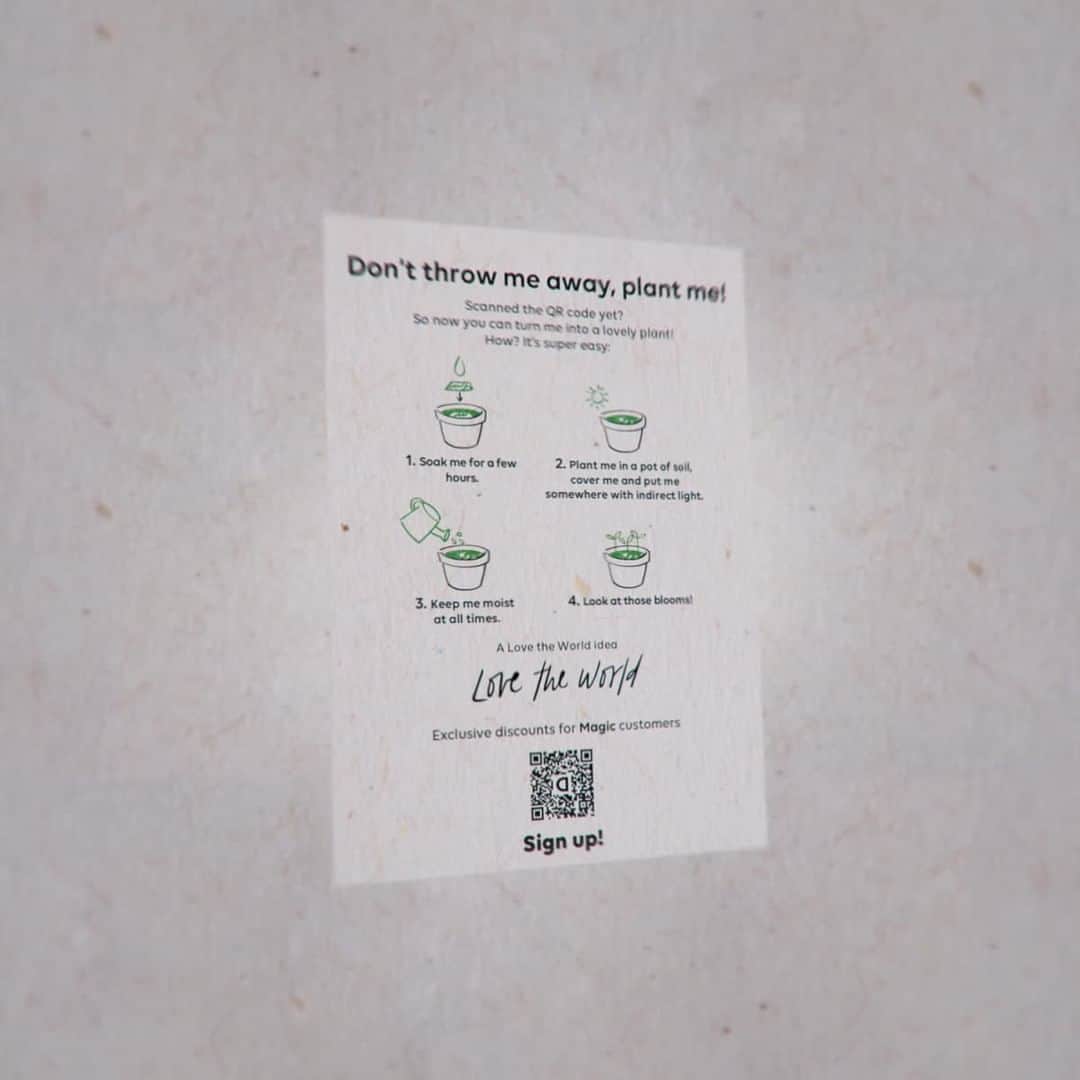 デシグアルのインスタグラム：「News! Our new e-magazine is out! How to access it? Easy: scan our “plantable” QR and enjoy the season. #LoveTheWorld」